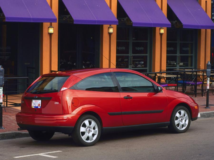  Ford Focus ZX3 1999 года  (фото 20 из 23)